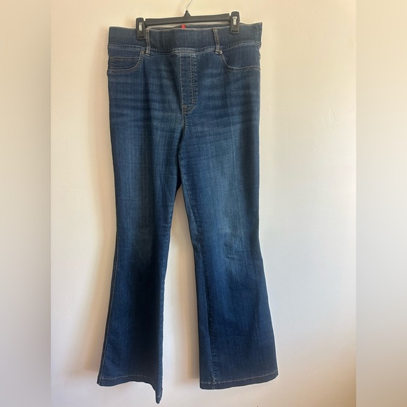 NWOT SPANX Smoothing Flare Jeans in Midnight Size 1X - Picture 5 of 9